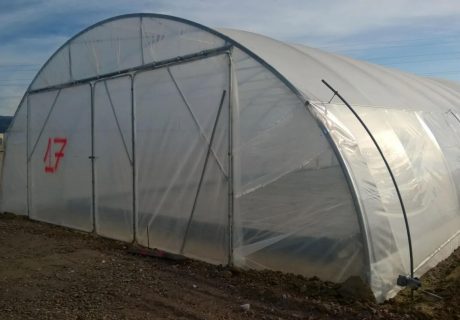 Folientunnel mit runder Stehwand aussen